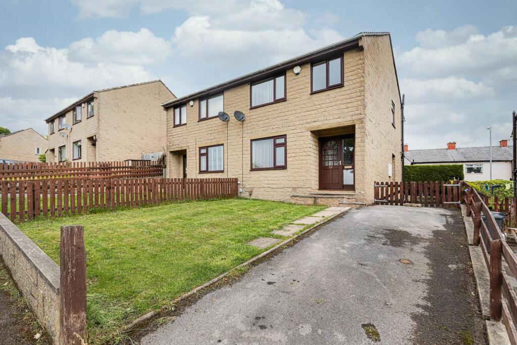 3 bed Detached for rent in Stump Cross. From Martin Thornton Estates Agents - Huddersfield 3 bed Detached for rent in Stump Cross. From Martin Thornton Estates Agents - Huddersfield