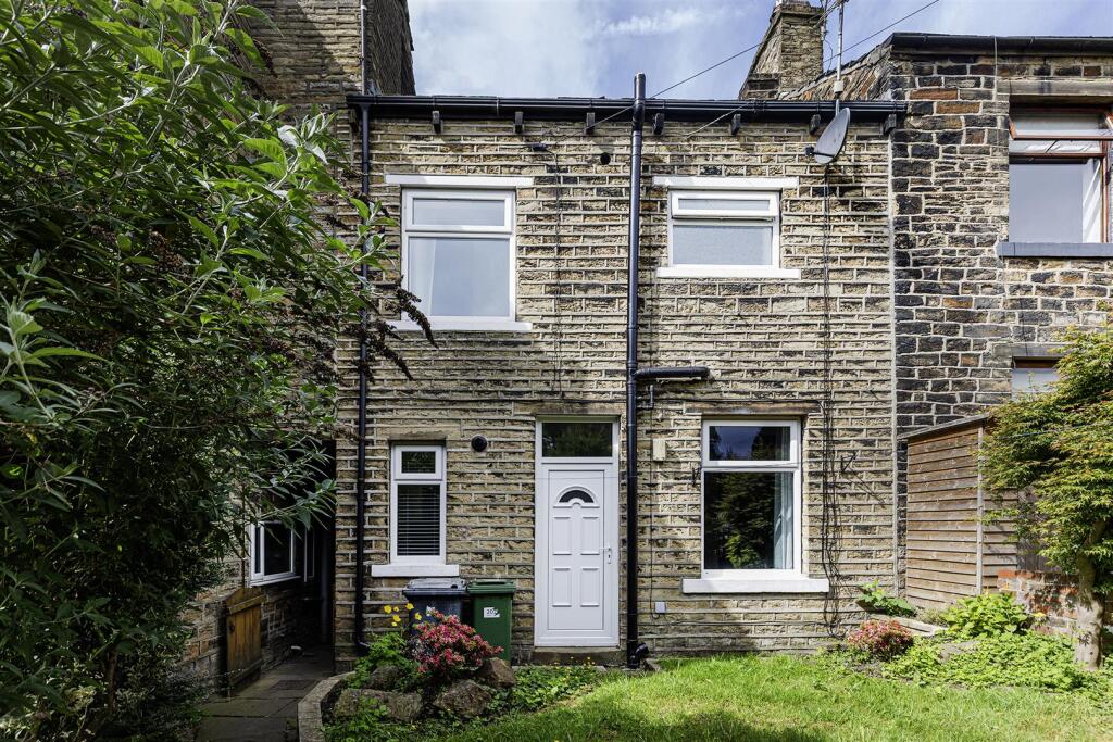 2 bed Mid Terraced House for rent in Outlane. From Martin Thornton Estates Agents - Huddersfield