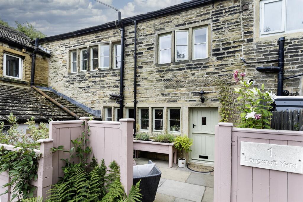 2 bed Cottage for rent in Huddersfield. From Martin Thornton Estates Agents - Huddersfield 2 bed Cottage for rent in Huddersfield. From Martin Thornton Estates Agents - Huddersfield