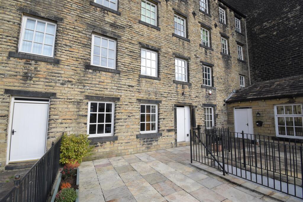 2 bed Apartment for rent in Holmfirth. From Martin Thornton Estates Agents - Huddersfield