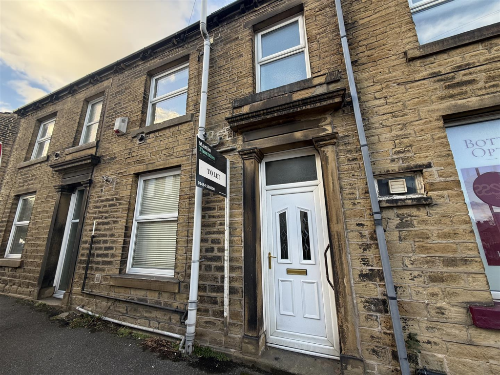 3 bed Detached for rent in Huddersfield. From Martin Thornton Estates Agents - Huddersfield 3 bed Detached for rent in Huddersfield. From Martin Thornton Estates Agents - Huddersfield