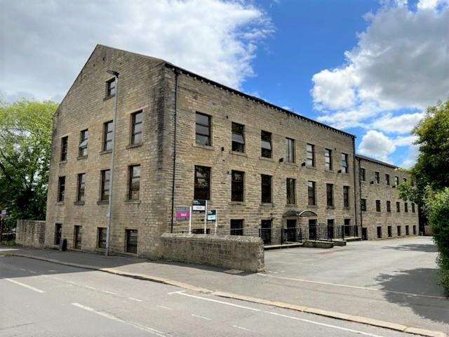 2 bed Apartment for rent in Outlane. From Martin Thornton Estates Agents - Huddersfield