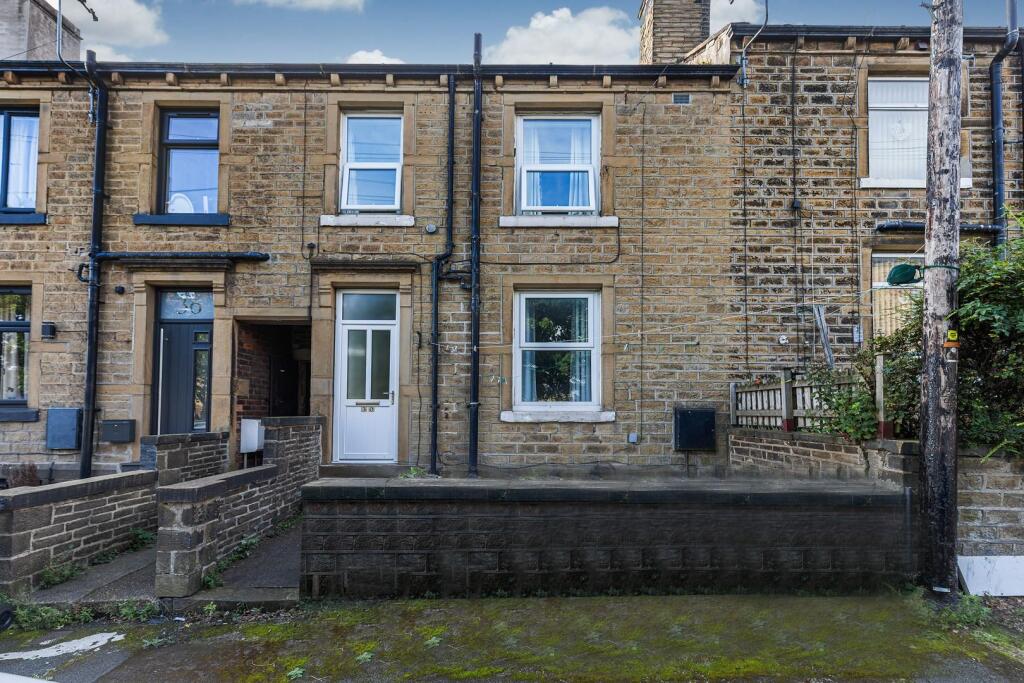 2 bed Mid Terraced House for rent in Outlane. From Martin Thornton Estates Agents - Huddersfield