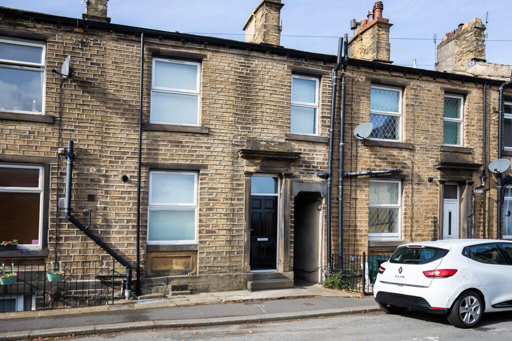 2 bed Detached for rent in Huddersfield. From Martin Thornton Estates Agents - Huddersfield 2 bed Detached for rent in Huddersfield. From Martin Thornton Estates Agents - Huddersfield