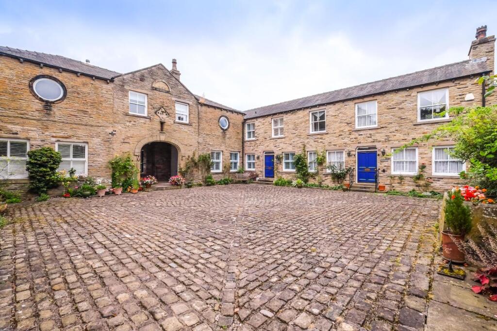 4 bed Detached for rent in Huddersfield. From Martin Thornton Estates Agents - Huddersfield 4 bed Detached for rent in Huddersfield. From Martin Thornton Estates Agents - Huddersfield