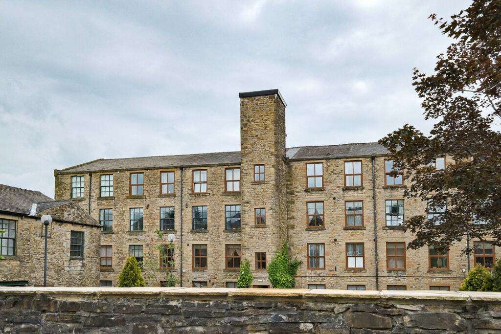 2 bed Apartment for rent in Simonstone. From Property Shop - Sales & Lettings - Accrington 2 bed Apartment for rent in Simonstone. From Property Shop - Sales & Lettings - Accrington