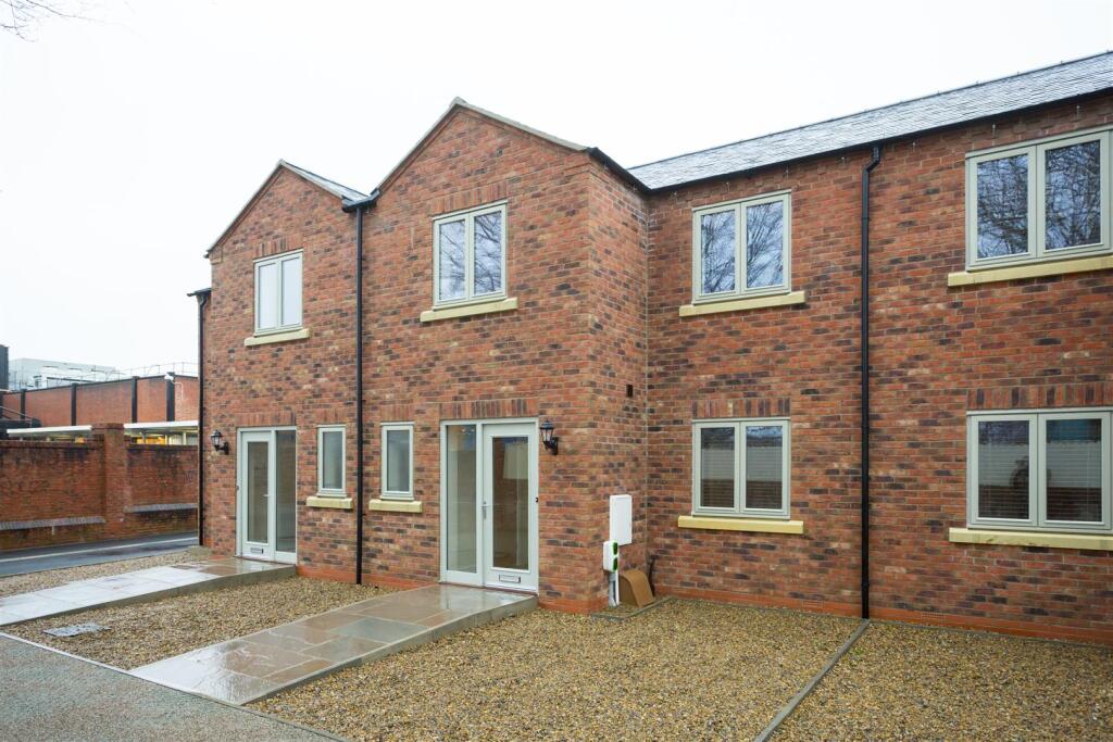 2 bed Town House for rent in York. From Stephensons - York