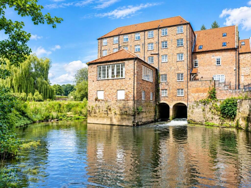 2 bed 1st Floor Flat for rent in Stamford Bridge. From Stephensons - York