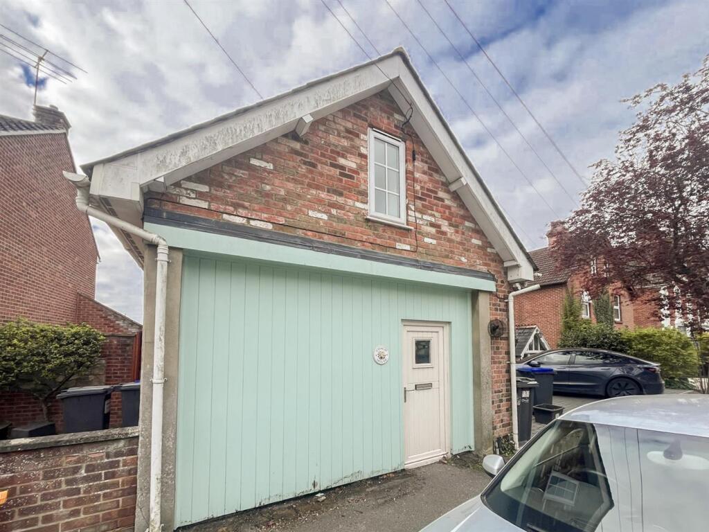 2 bed Detached for rent in Salisbury. From Whites - Salisbury 2 bed Detached for rent in Salisbury. From Whites - Salisbury