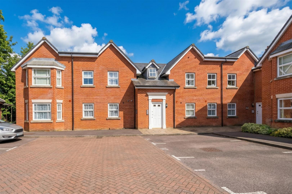 2 bed 1st Floor Flat for rent in Salisbury. From Whites - Salisbury