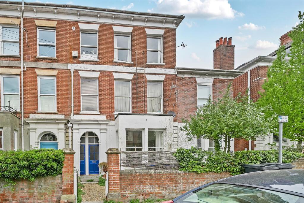2 bed 1st Floor Flat for rent in Salisbury. From Whites - Salisbury
