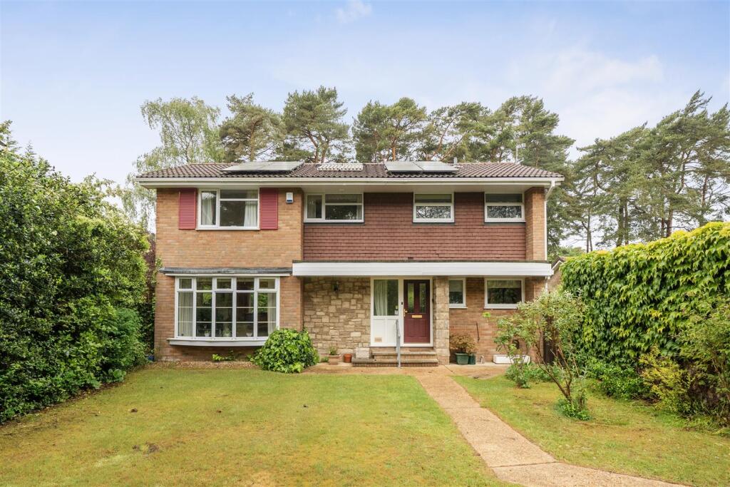4 bed Detached for rent in Ashley Heath. From Whites - Salisbury 4 bed Detached for rent in Ashley Heath. From Whites - Salisbury