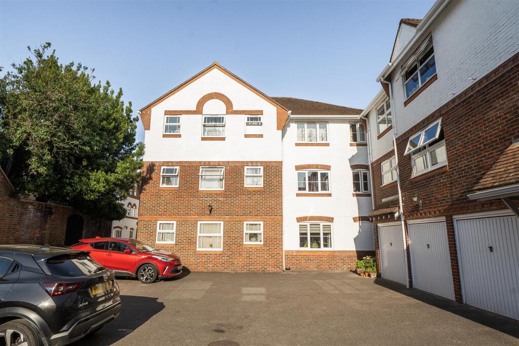 1 bed House (unspecified) for rent in Salisbury. From Whites - Salisbury 1 bed House (unspecified) for rent in Salisbury. From Whites - Salisbury