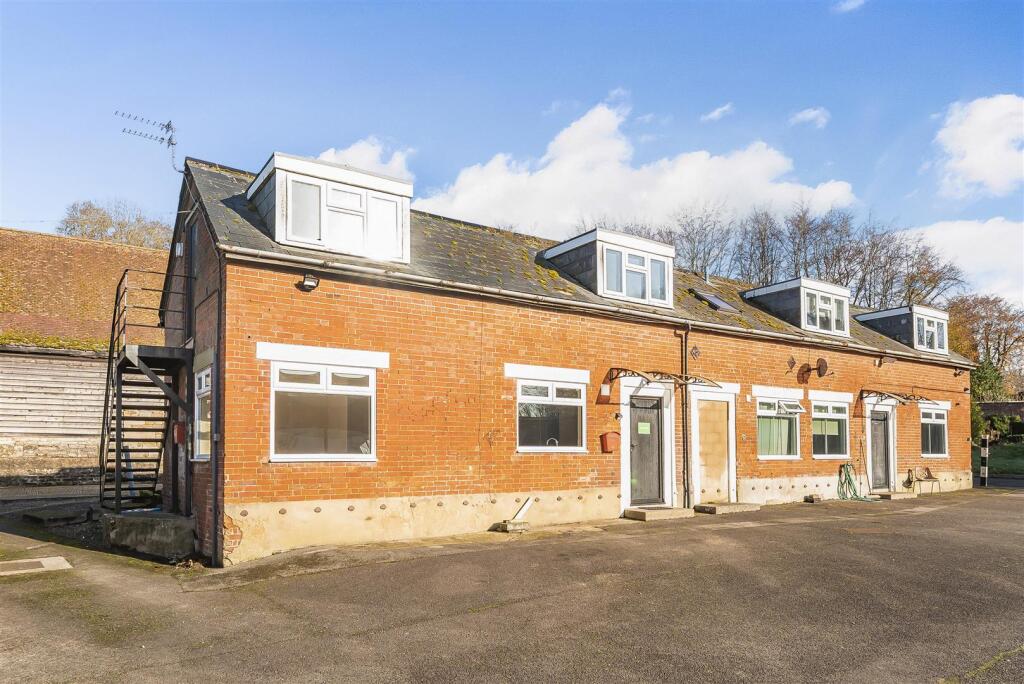 1 bed House (unspecified) for rent in Warminster. From Whites - Salisbury 1 bed House (unspecified) for rent in Warminster. From Whites - Salisbury