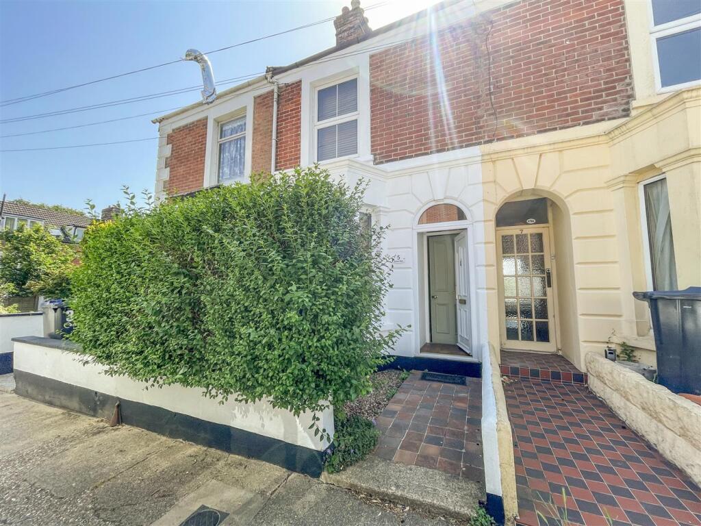 2 bed Mid Terraced House for rent in Salisbury. From Whites - Salisbury