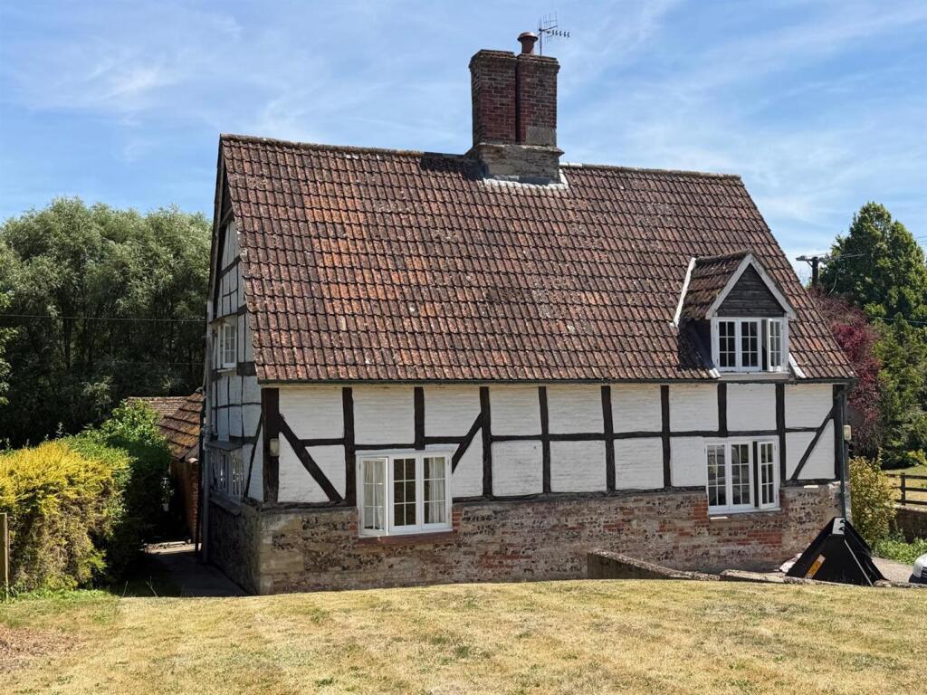 3 bed Cottage for rent in Stapleford. From Whites - Salisbury