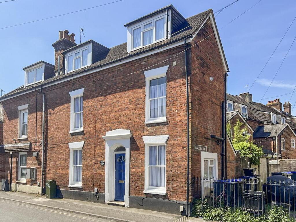 3 bed Mid Terraced House for rent in Salisbury. From Whites - Salisbury 3 bed Mid Terraced House for rent in Salisbury. From Whites - Salisbury