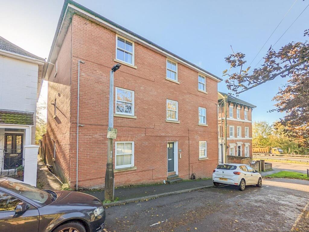 1 bed 1st Floor Flat for rent in Salisbury. From Whites - Salisbury
