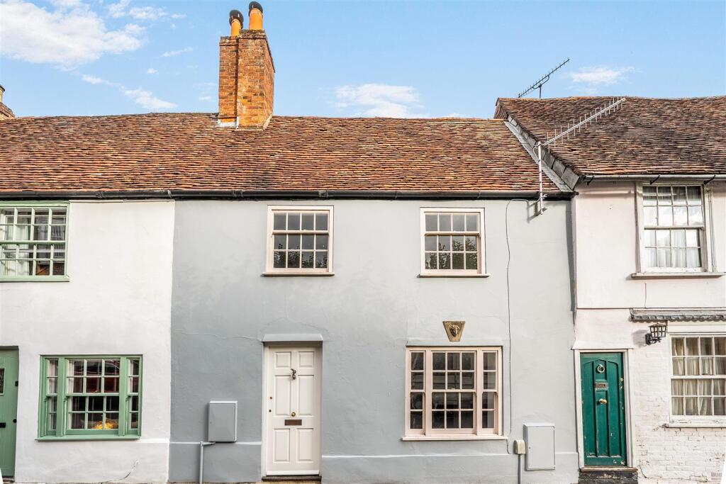 3 bed Mid Terraced House for rent in Salisbury. From Whites - Salisbury 3 bed Mid Terraced House for rent in Salisbury. From Whites - Salisbury