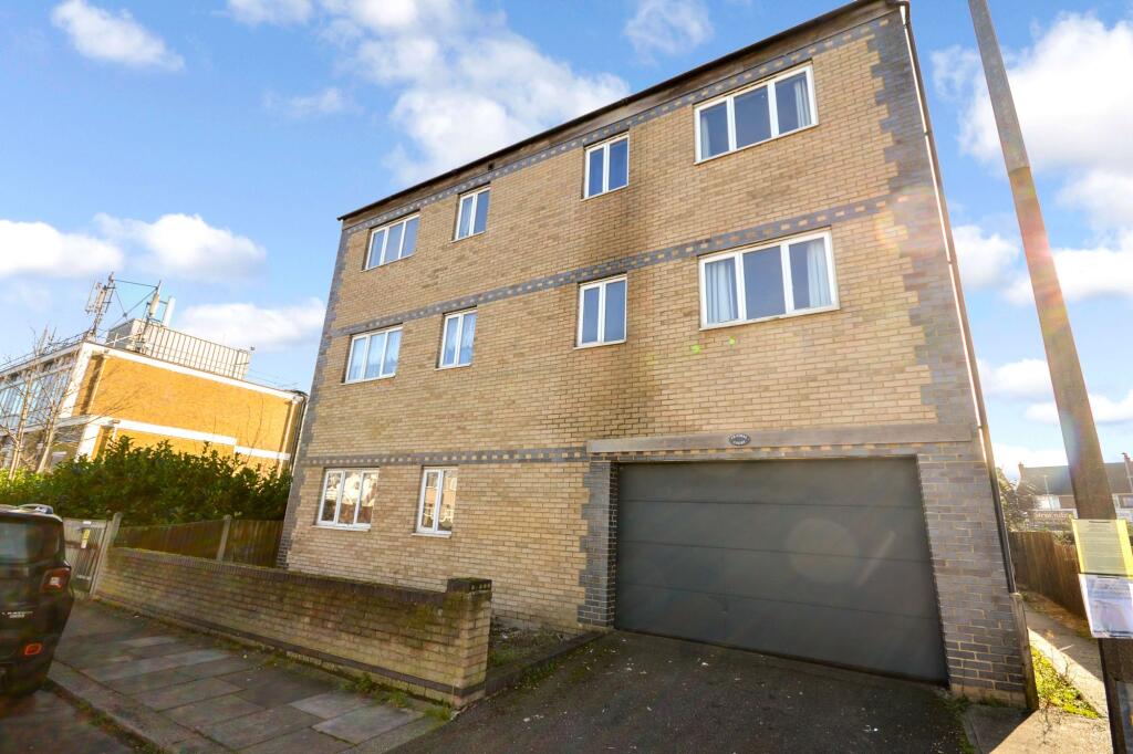 2 bed 1st Floor Flat for rent in Horndon on the Hill. From Howgates - Stanford Le Hope