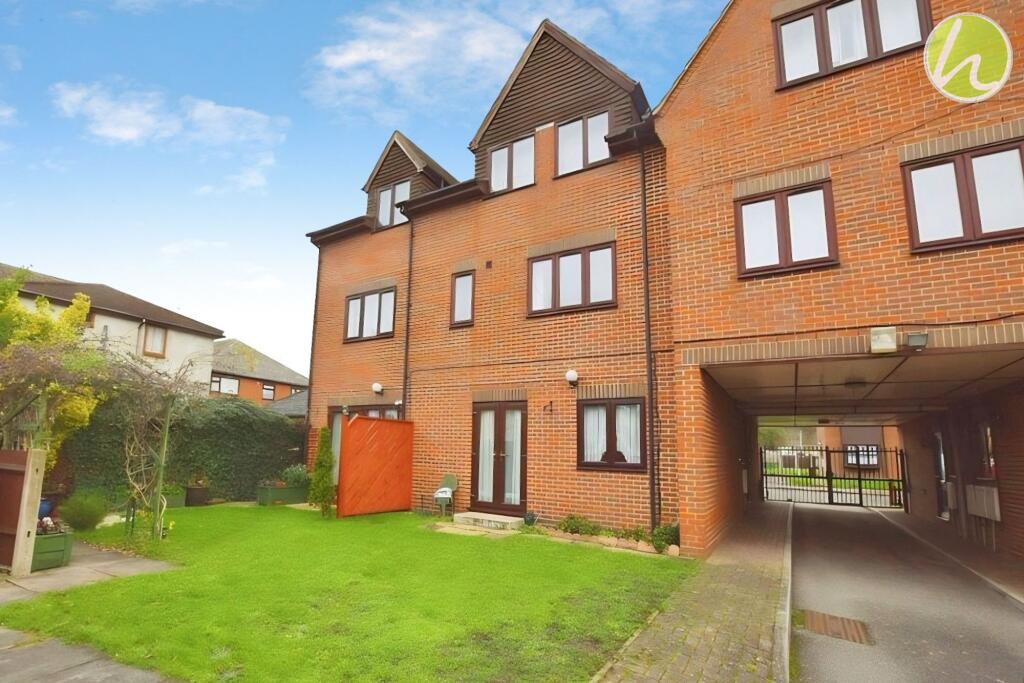 1 bed 1st Floor Flat for rent in Horndon on the Hill. From Howgates - Stanford Le Hope