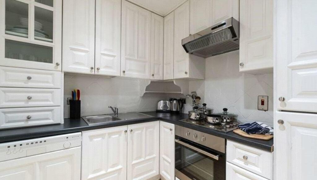 2 bed Flat for rent in London. From Allen Goldstein