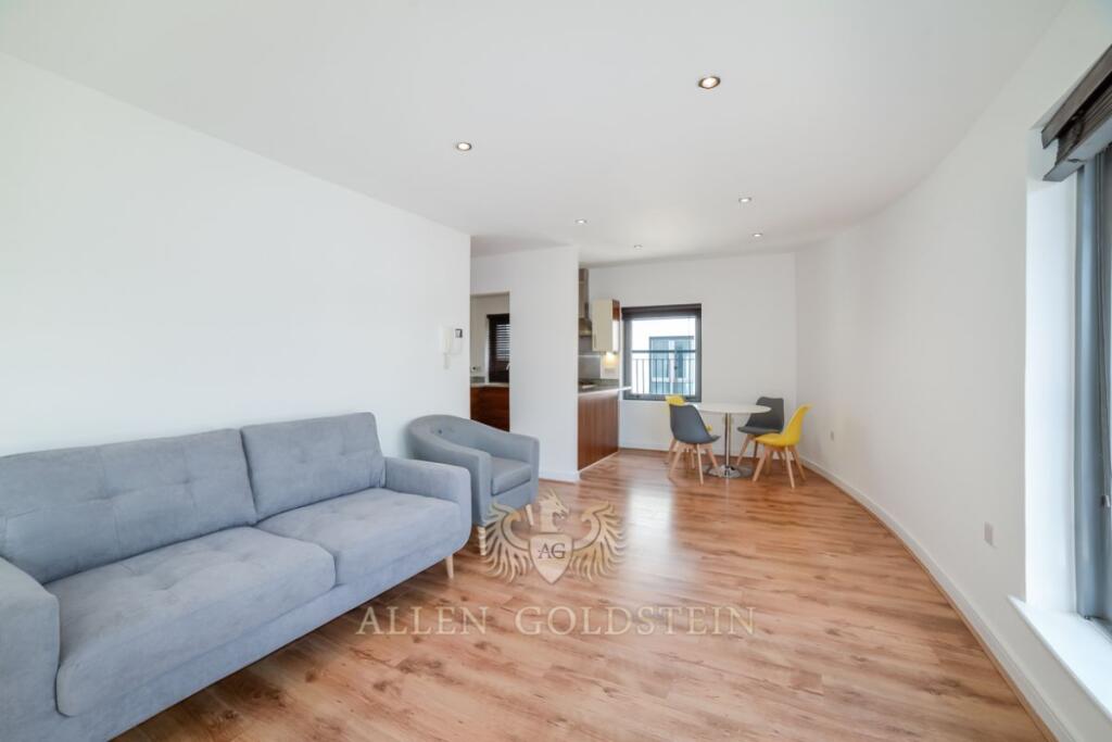 2 bed 1st Floor Flat for rent in London. From Allen Goldstein 2 bed 1st Floor Flat for rent in London. From Allen Goldstein