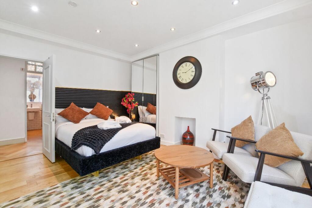 1 bed 1st Floor Flat for rent in London. From Allen Goldstein