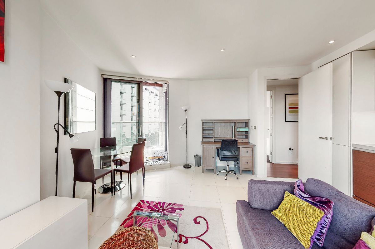 2 bed 1st Floor Flat for rent in London. From Allen Goldstein