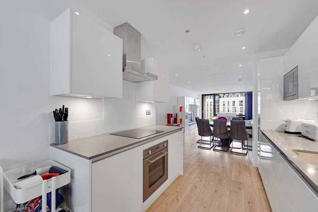 3 bed 1st Floor Flat for rent in London. From Allen Goldstein 3 bed 1st Floor Flat for rent in London. From Allen Goldstein