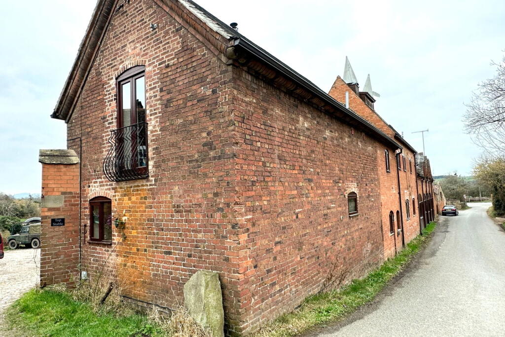 3 bed Barn Conversion for rent in Worcester. From Morgan Aps Sales & Lettings - Worcester 3 bed Barn Conversion for rent in Worcester. From Morgan Aps Sales & Lettings - Worcester