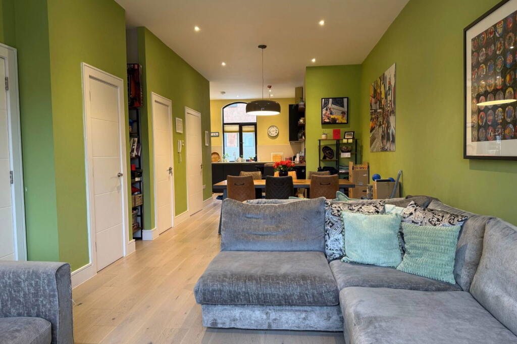 5 bed Mid Terraced House for rent in . From Morgan Aps Sales & Lettings - Worcester