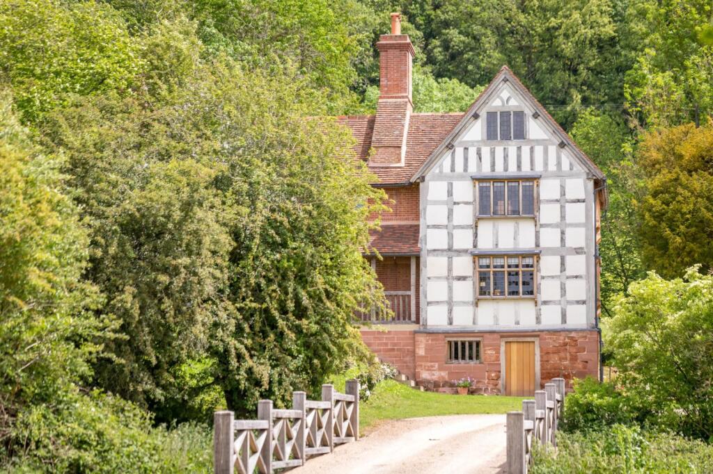 6 bed Country House for rent in Berrow Green. From Morgan Aps Sales & Lettings - Worcester