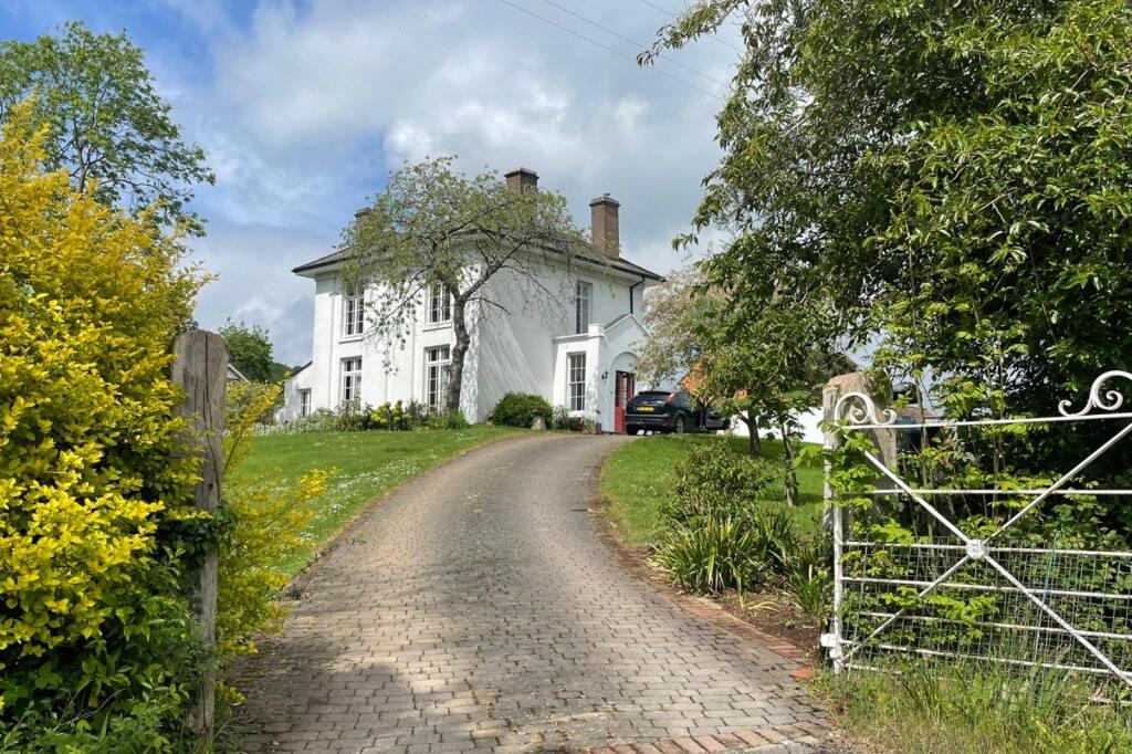 5 bed Country House for rent in Leigh Sinton. From Morgan Aps Sales & Lettings - Worcester 5 bed Country House for rent in Leigh Sinton. From Morgan Aps Sales & Lettings - Worcester