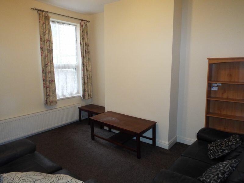 4 bed Mid Terraced House for rent in Birmingham. From Amber Court Lettings - Selly Oak