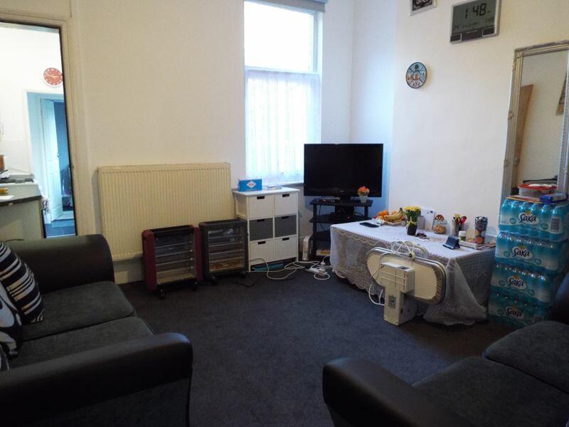 4 bed Mid Terraced House for rent in Birmingham. From Amber Court Lettings - Selly Oak