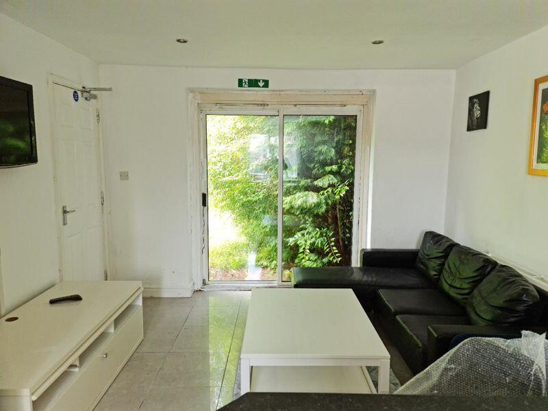 6 bed Town House for rent in Birmingham. From Amber Court Lettings - Selly Oak 6 bed Town House for rent in Birmingham. From Amber Court Lettings - Selly Oak