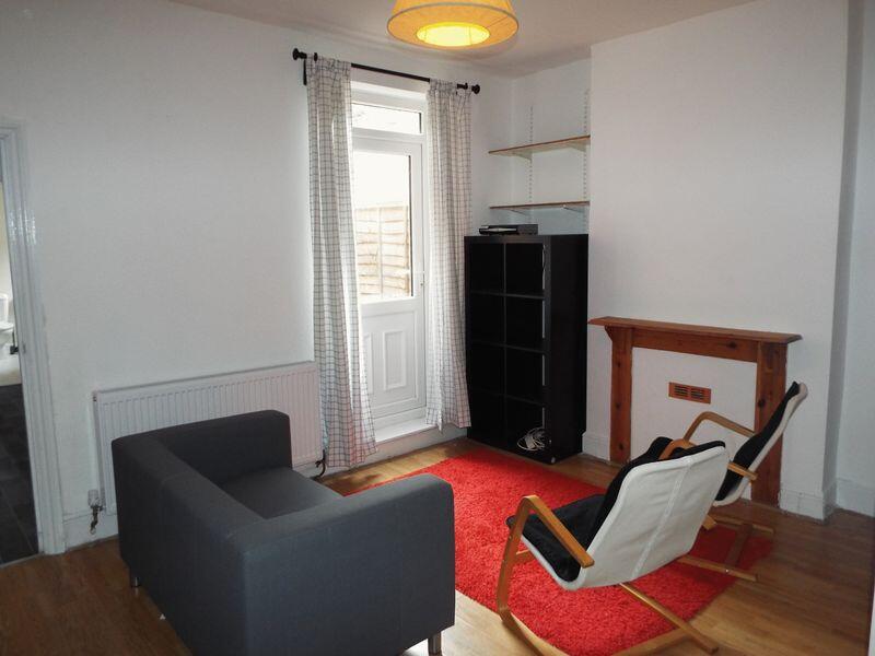 4 bed Mid Terraced House for rent in Birmingham. From Amber Court Lettings - Selly Oak