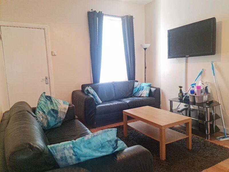 3 bed Mid Terraced House for rent in Birmingham. From Amber Court Lettings - Selly Oak