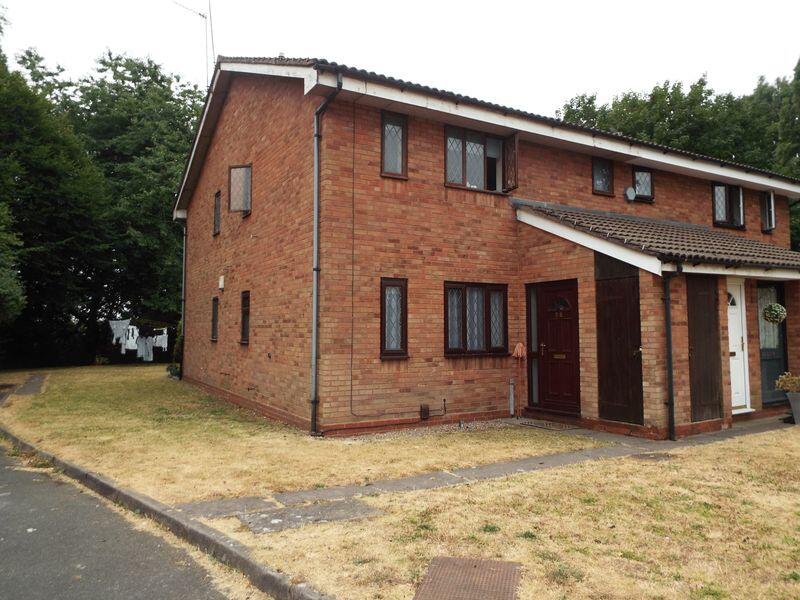 4 bed Studio for rent in Headley Heath. From Amber Court Lettings - Selly Oak 4 bed Studio for rent in Headley Heath. From Amber Court Lettings - Selly Oak