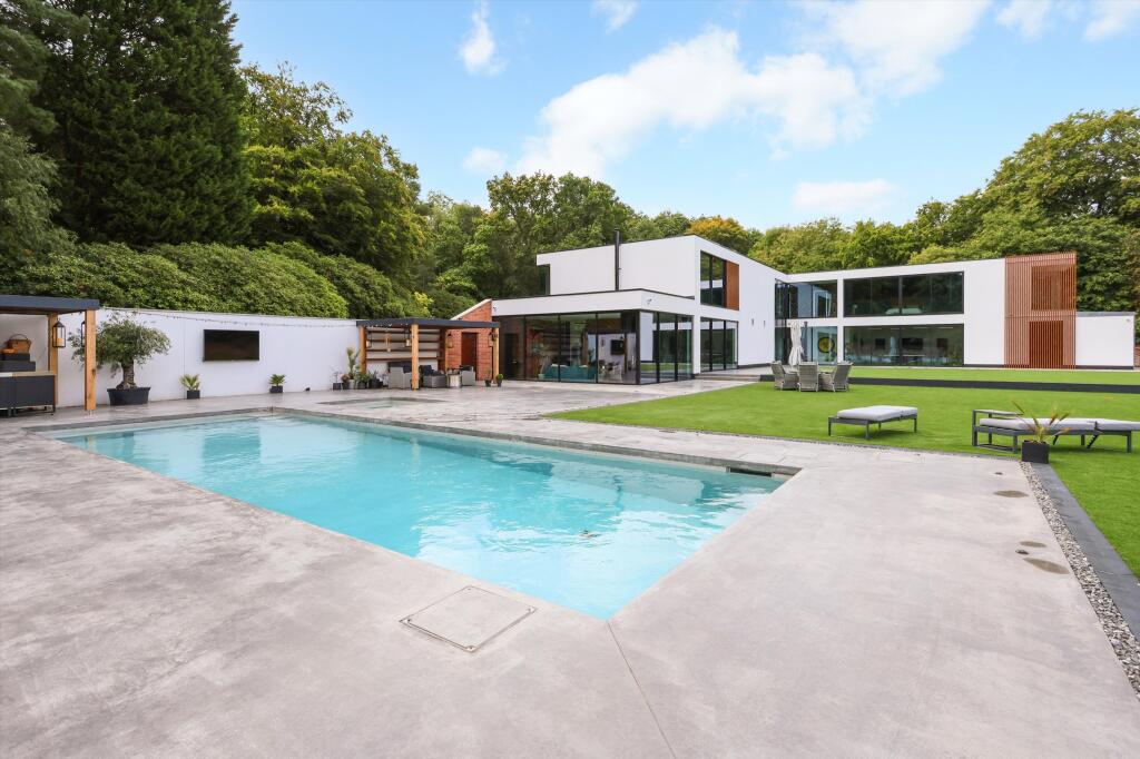 5 bed Detached for rent in Sunninghill. From Knight Frank - Lettings - Ascot & Virginia Water