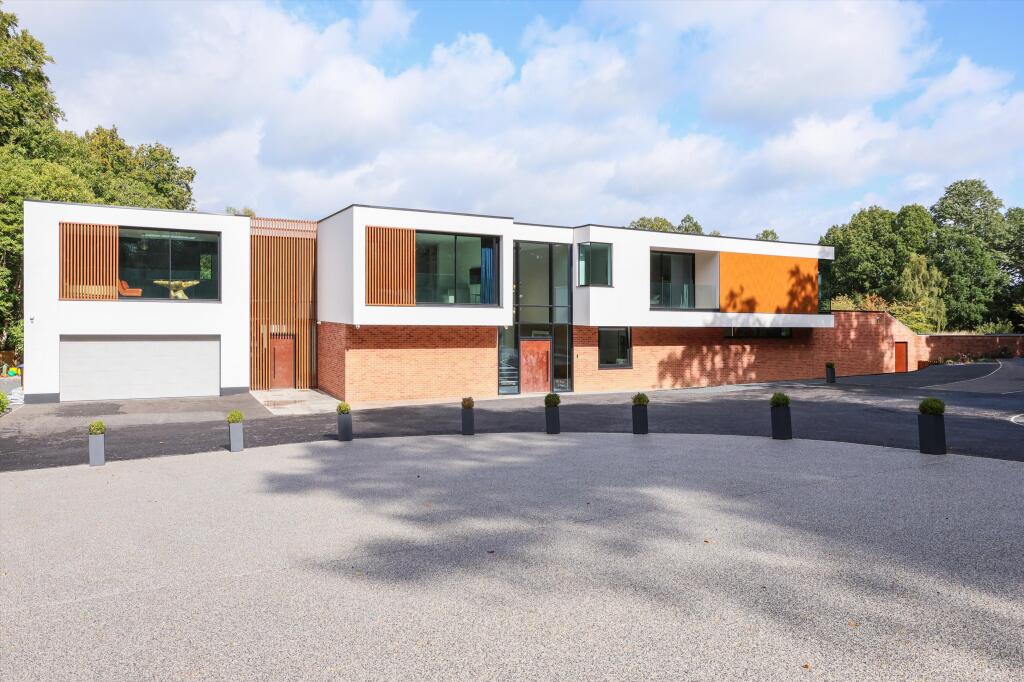 5 bed Detached for rent in Sunninghill. From Knight Frank - Lettings - Ascot & Virginia Water