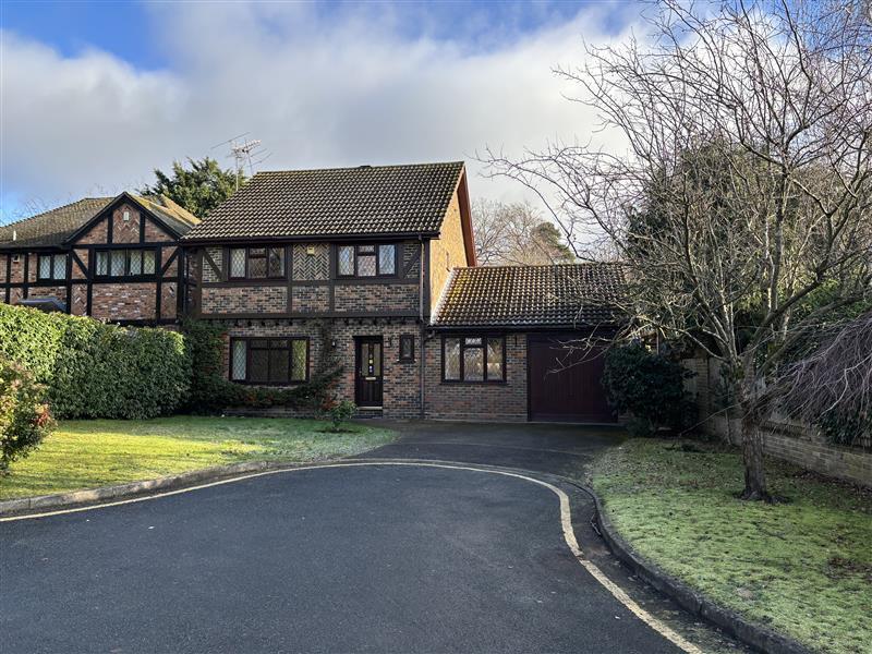 4 bed Detached for rent in Bracknell. From Knight Frank - Lettings - Ascot & Virginia Water