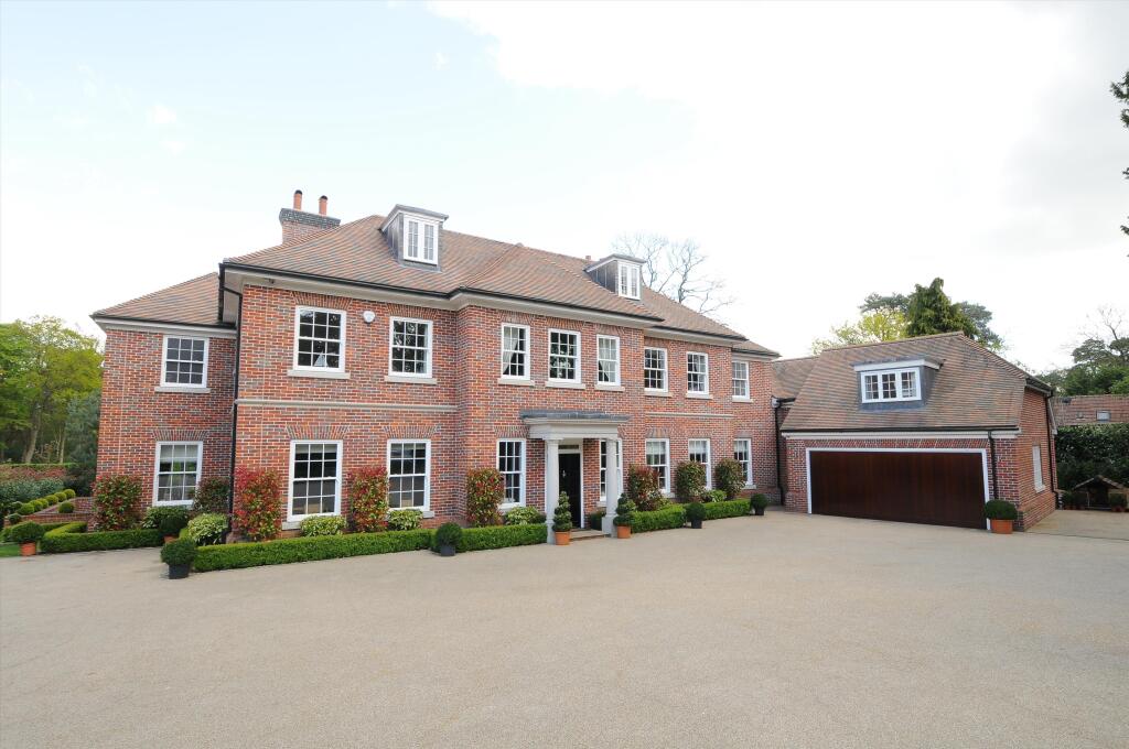 5 bed Detached for rent in South Ascot. From Knight Frank - Lettings - Ascot & Virginia Water
