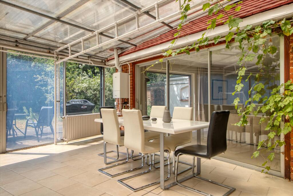 7 bed Detached for rent in Ascot. From Knight Frank - Lettings - Ascot & Virginia Water