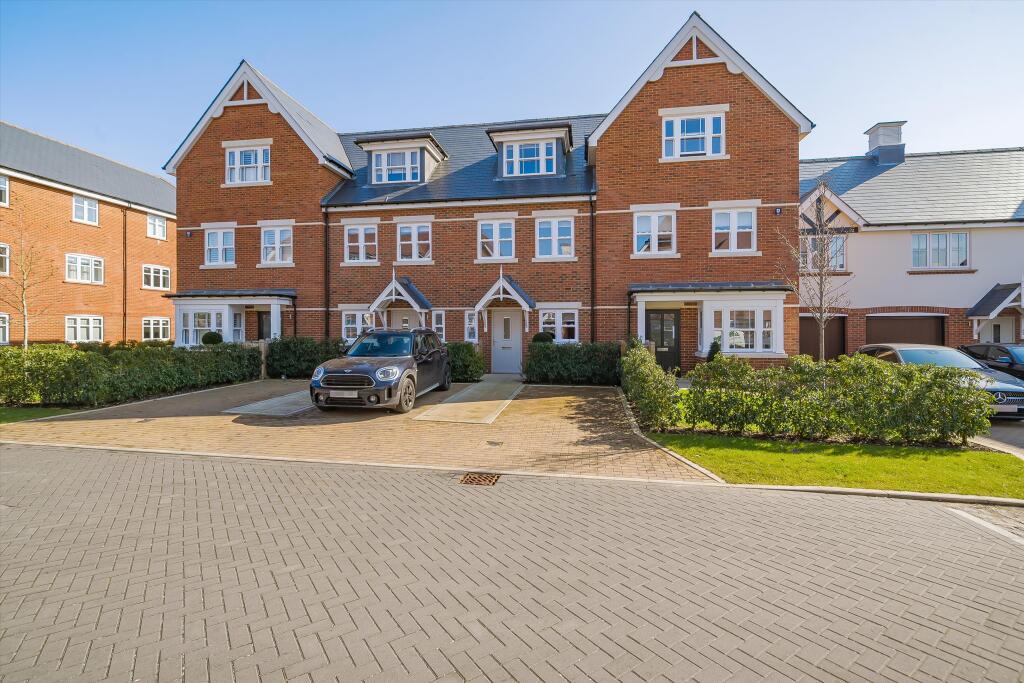 3 bed Town House for rent in Sunninghill. From Knight Frank - Lettings - Ascot & Virginia Water