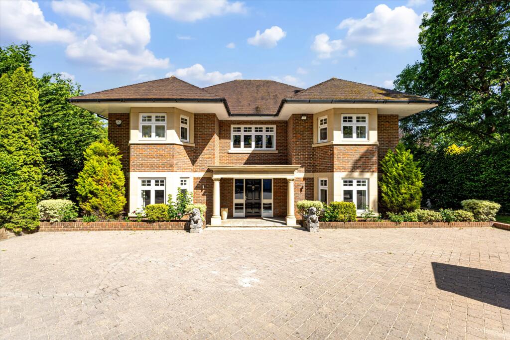 5 bed Detached for rent in Sunninghill. From Knight Frank - Lettings - Ascot & Virginia Water