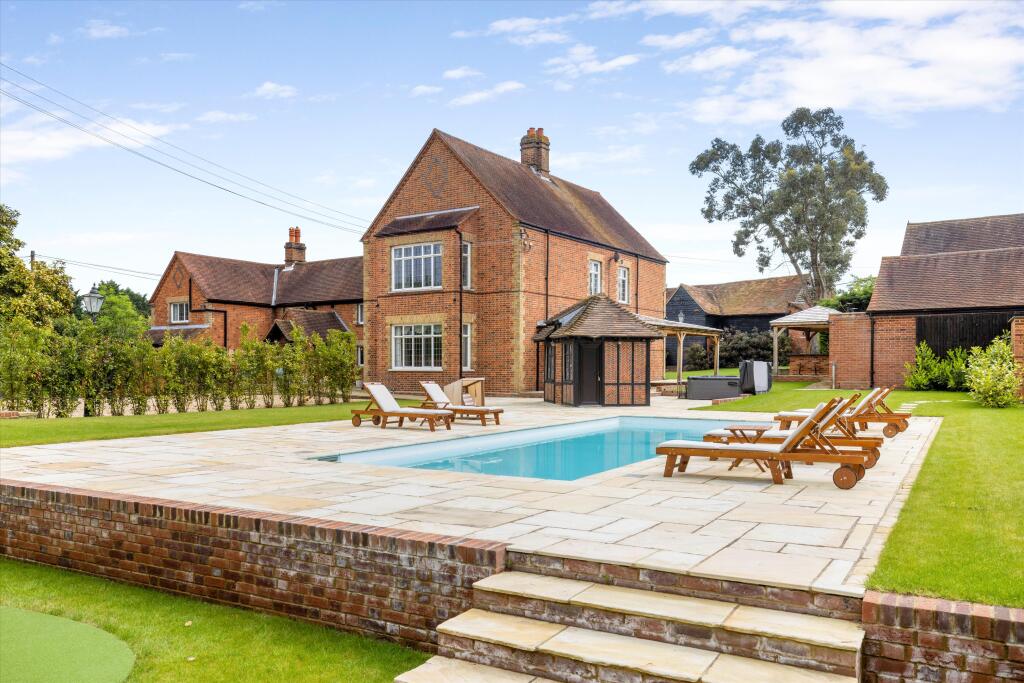 5 bed Detached for rent in Bracknell. From Knight Frank - Lettings - Ascot & Virginia Water