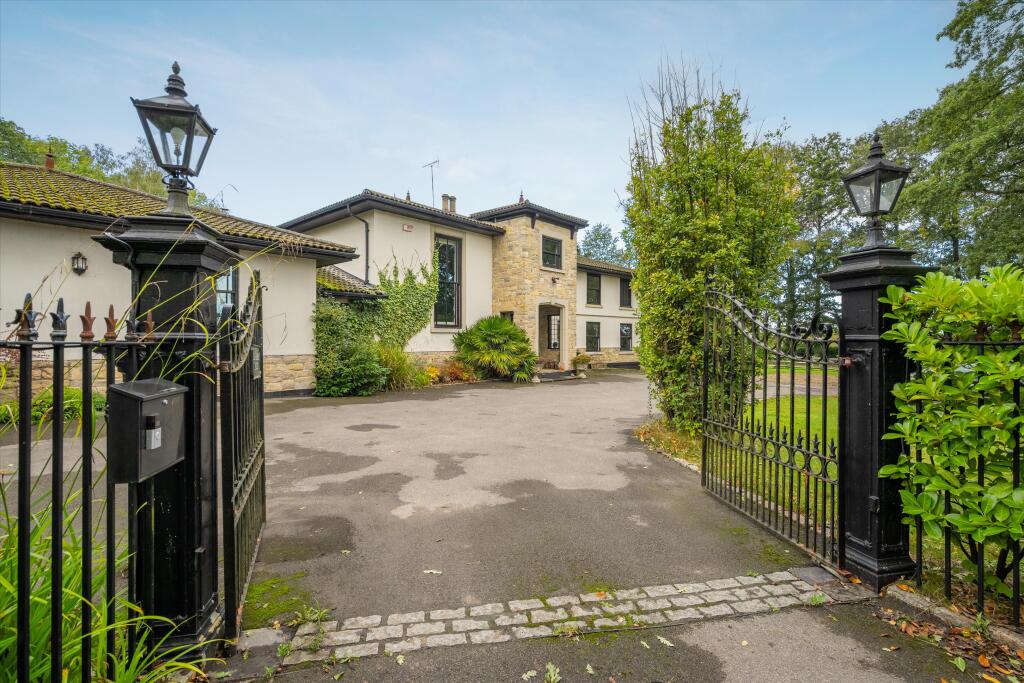 6 bed Detached for rent in Finchampstead. From Knight Frank - Lettings - Ascot & Virginia Water