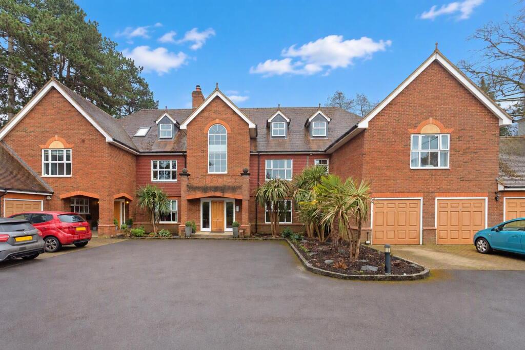 2 bed Apartment for rent in Sunningdale. From Knight Frank - Lettings - Ascot & Virginia Water 2 bed Apartment for rent in Sunningdale. From Knight Frank - Lettings - Ascot & Virginia Water